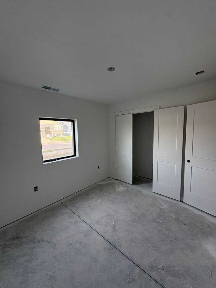 Worthington Apartments - Photo 5 of 14