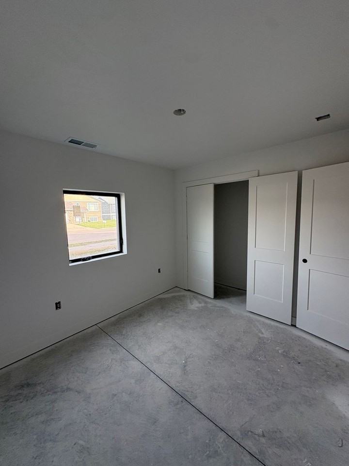 Worthington Apartments - Photo 5 of 14