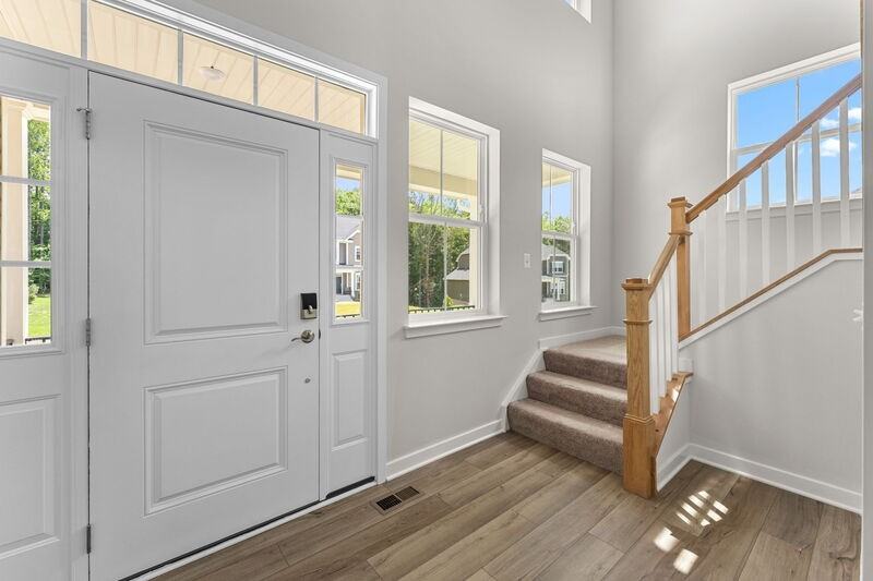 9031 Hereford Ct - Photo 6 of 40