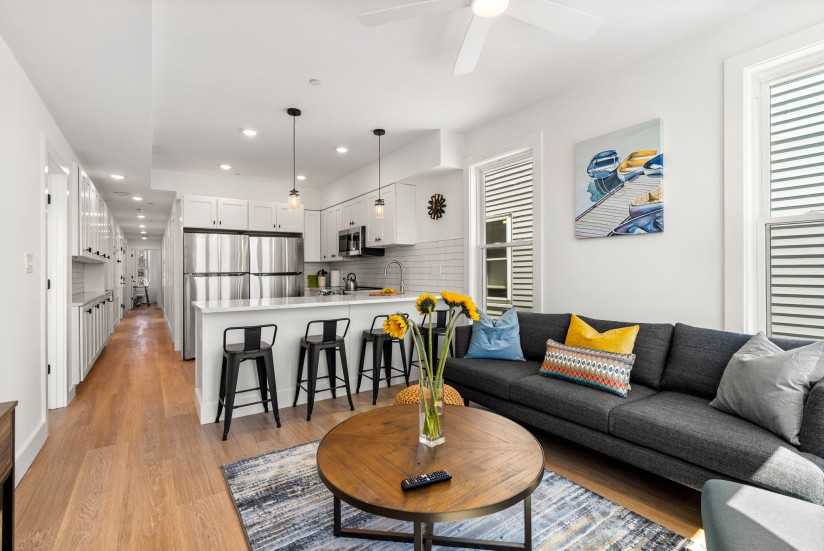 1 Bed / 1 Bath Apartment in East Boston - Photo 2 of 11