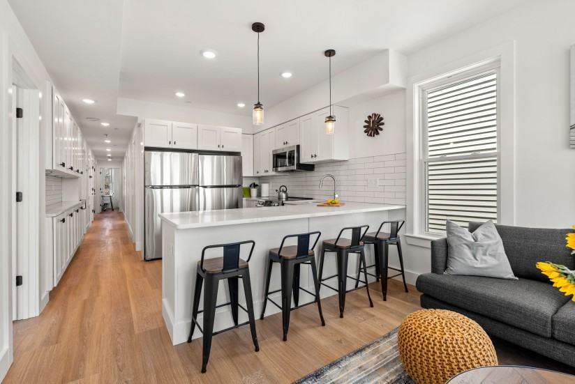 1 Bed / 1 Bath Apartment in East Boston - Photo 4 of 11