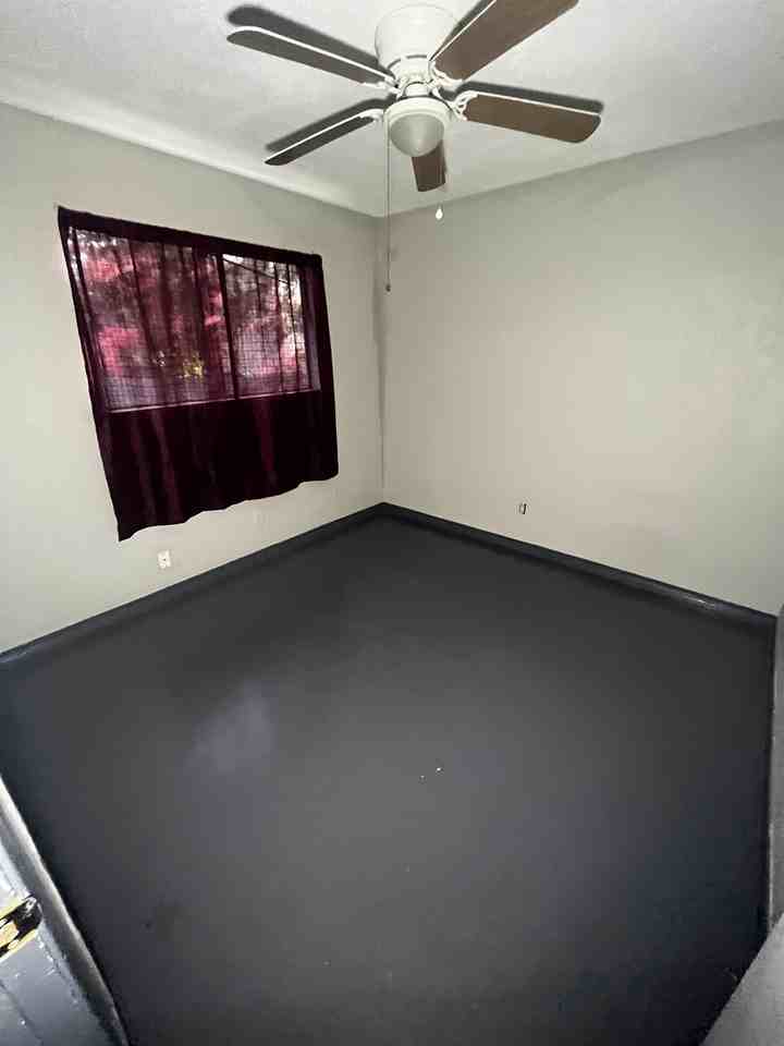 210 Craddock - Photo 2 of 10