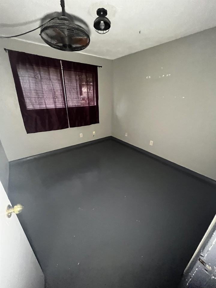 210 Craddock - Photo 3 of 10
