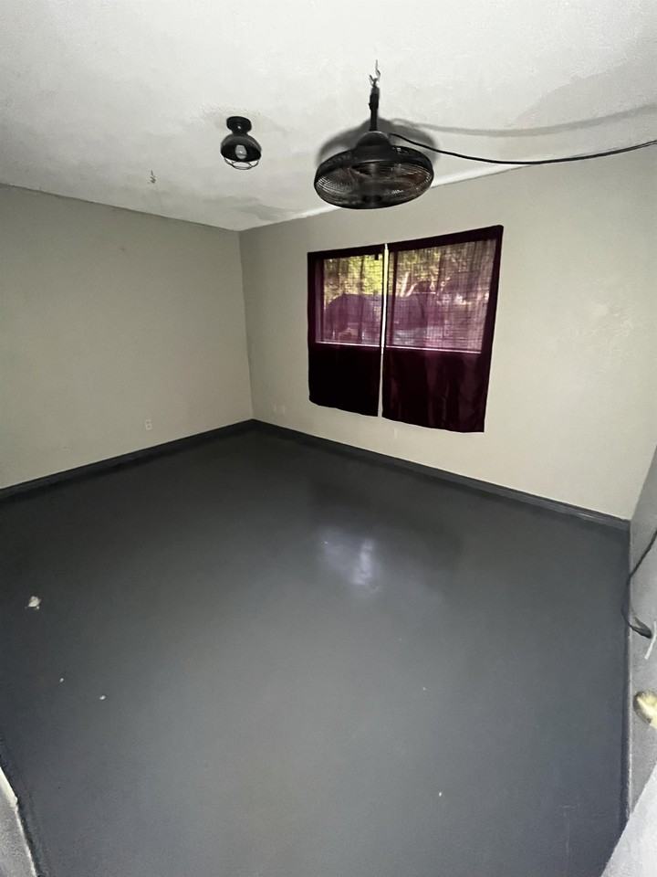 210 Craddock - Photo 4 of 10