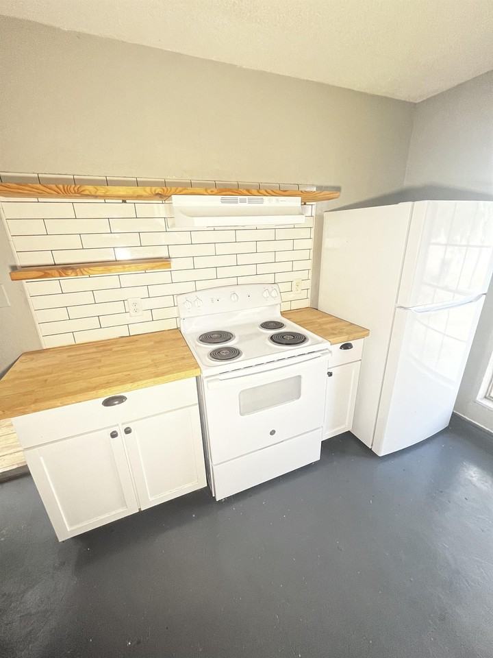 210 Craddock - Photo 5 of 10