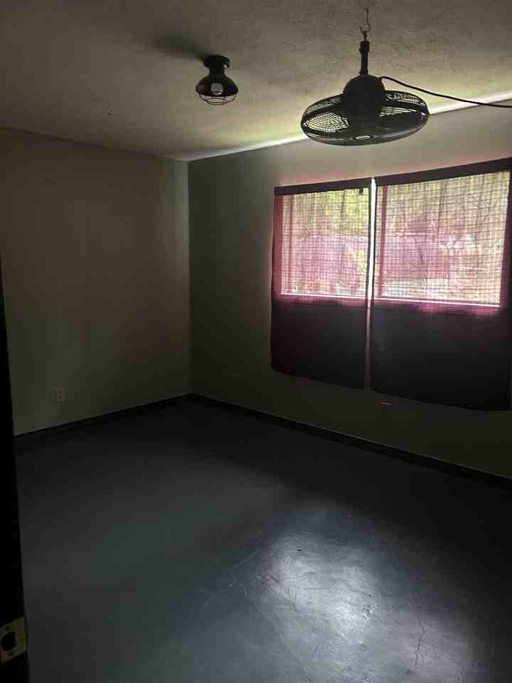 210 Craddock - Photo 7 of 10