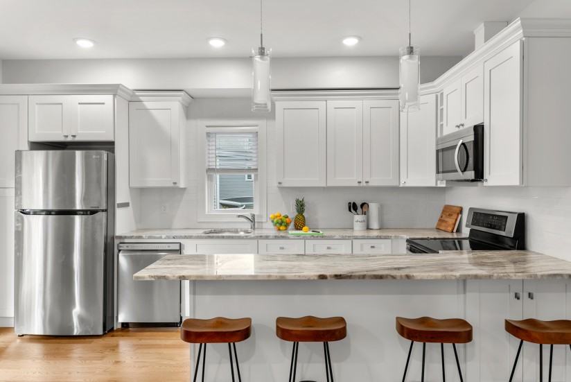 1 Bed / 1 Bath Apartment in East Boston - Photo 2 of 17