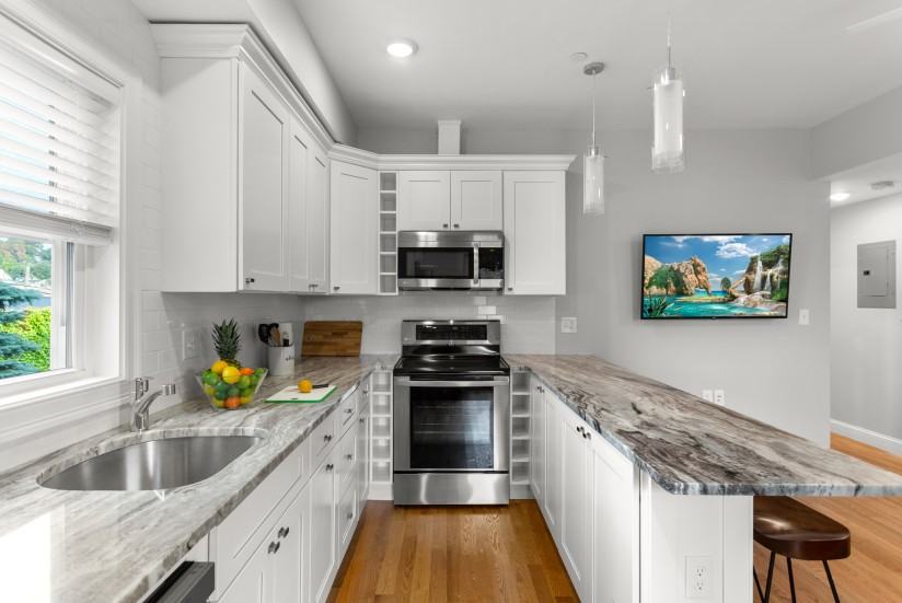 1 Bed / 1 Bath Apartment in East Boston - Photo 5 of 17