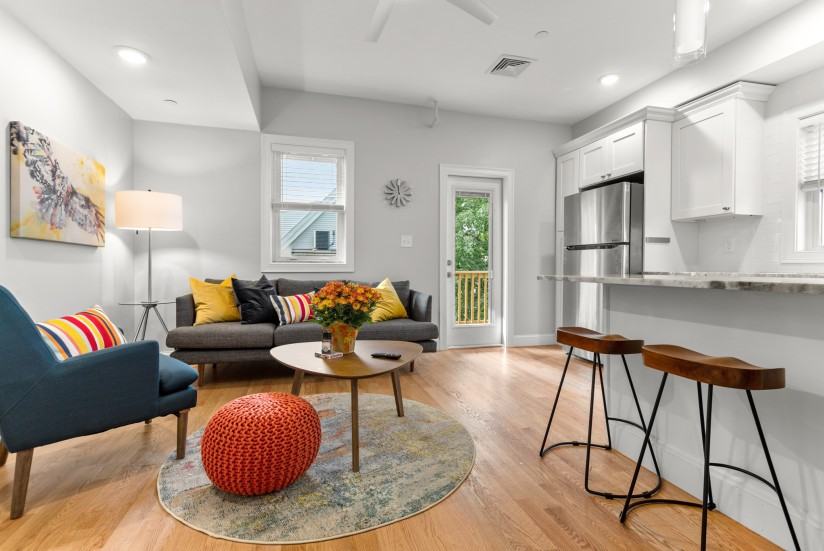 1 Bed / 1 Bath Apartment in East Boston - Photo 6 of 17
