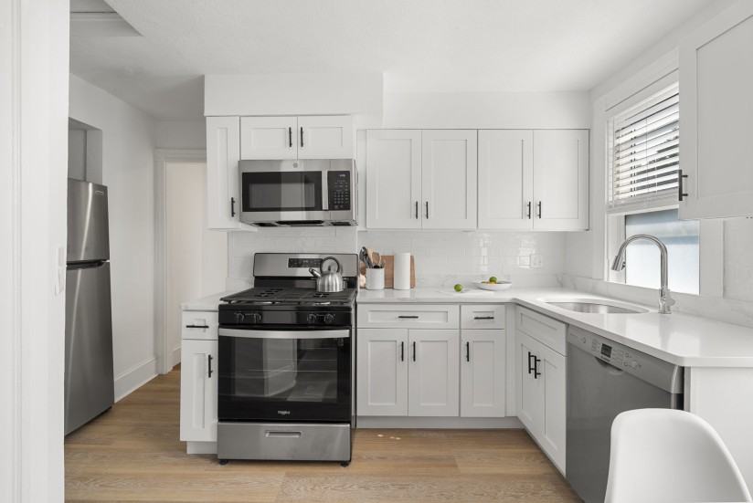 1 Bed / 1 Bath Apartment in Jamaica Plain - Photo 3 of 15