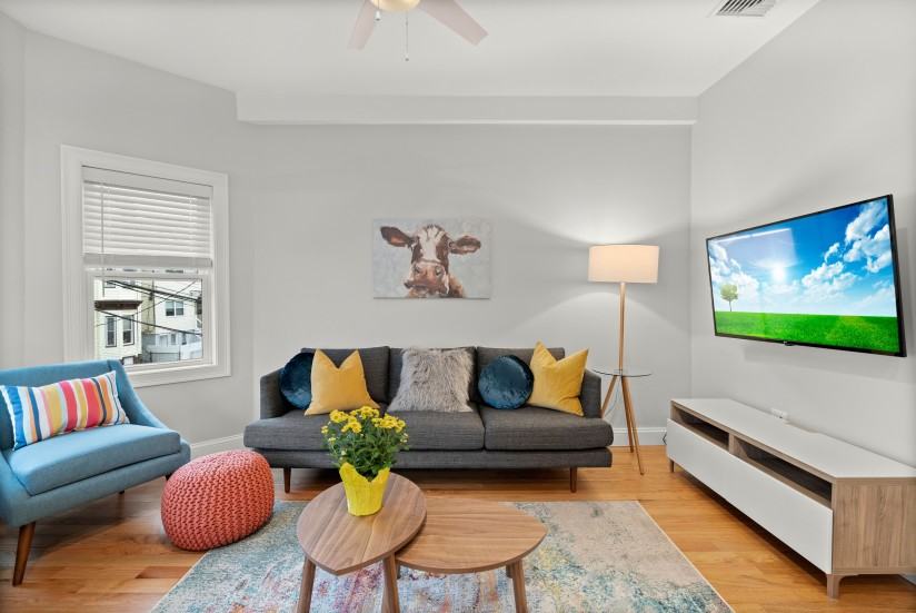 1 Bed / 1 Bath Apartment in East Boston - Photo 3 of 13