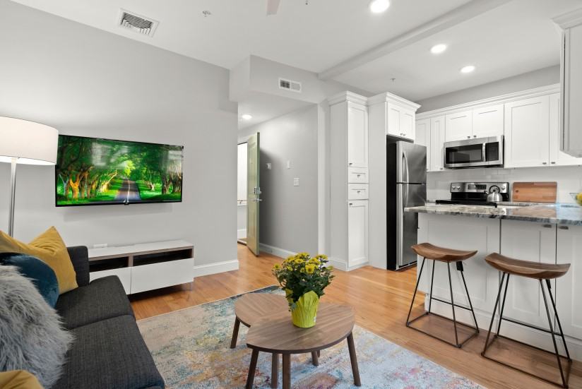 1 Bed / 1 Bath Apartment in East Boston - Photo 4 of 13