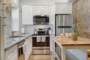 featured image of 162 Cottage St