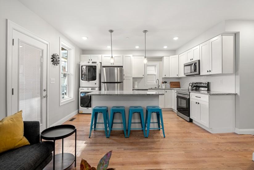 1 Bed / 1 Bath Apartment in East Boston - Photo 3 of 28