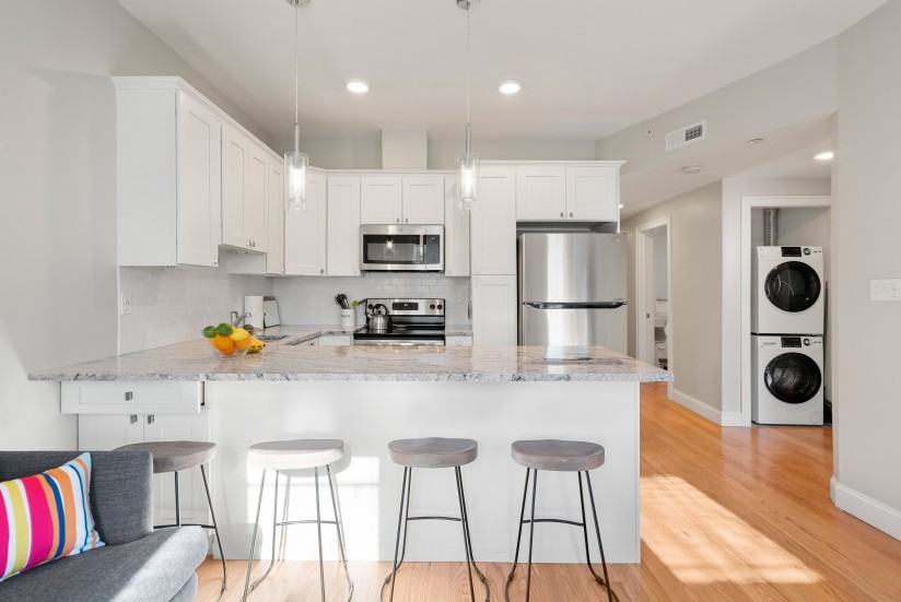 1 Bed / 1 Bath Apartment in East Boston - Photo 3 of 16
