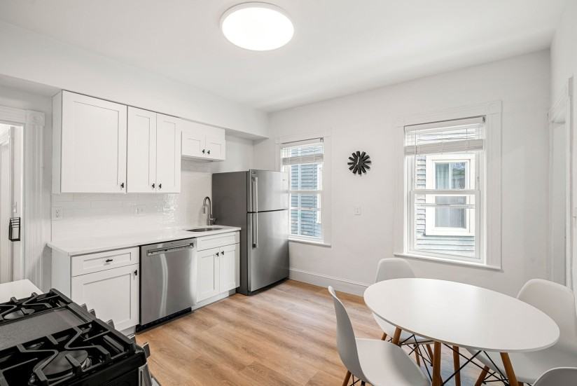 1 Bed / 1 Bath Apartment in Dorchester - Photo 2 of 18