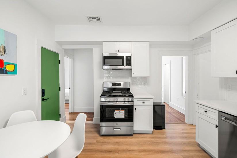 1 Bed / 1 Bath Apartment in Dorchester - Photo 3 of 18