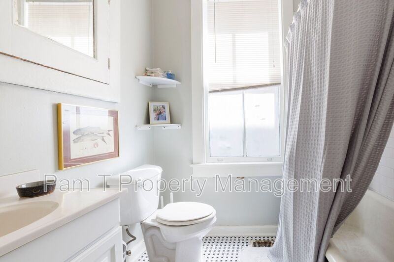 2202 Bull St - Photo 4 of 12