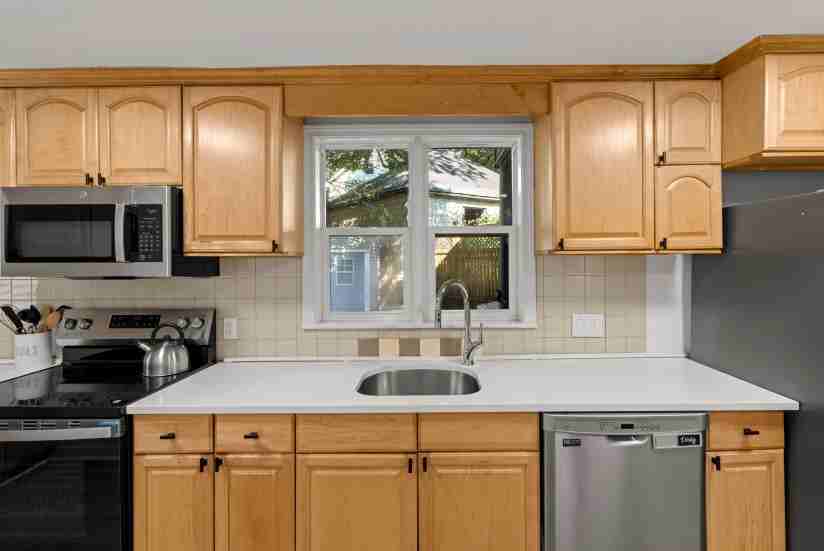 1 Bed / 1 Bath Apartment in Jamaica Plain - Photo 4 of 15