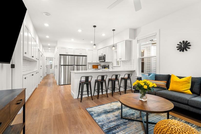 1 Bed / 1 Bath Apartment in Jamaica Plain - Photo 4 of 18