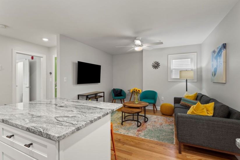 1 Bed / 1 Bath Apartment in Charlestown - Photo 5 of 16