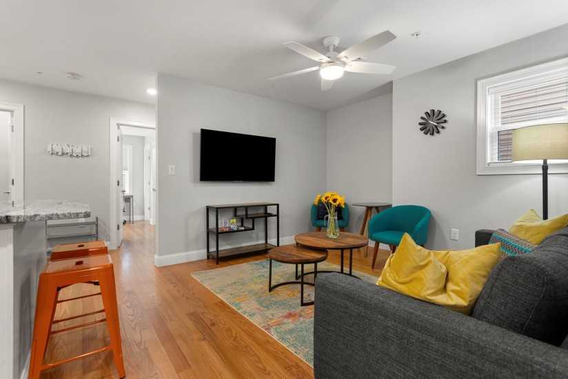 1 Bed / 1 Bath Apartment in Charlestown - Photo 6 of 16