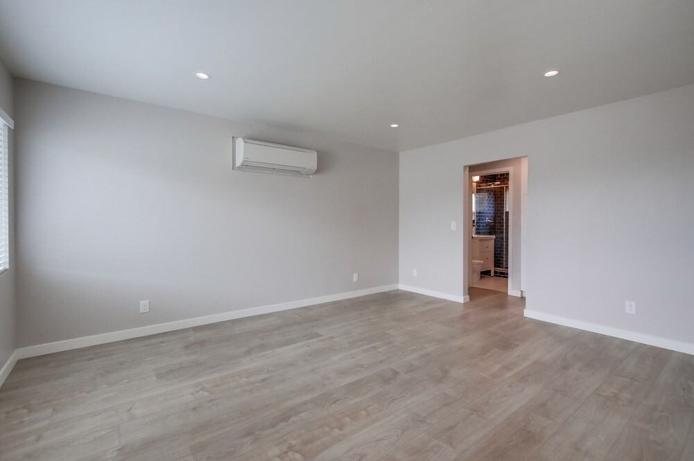 4449 Central Ave - Photo 6 of 17