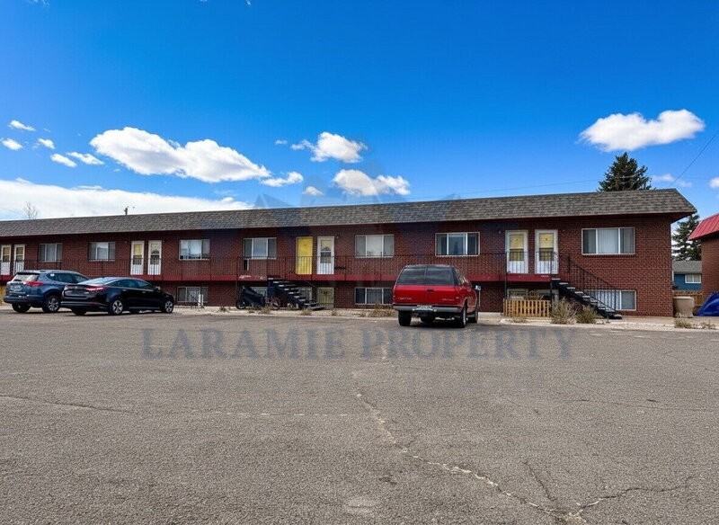 706 Downey St #26