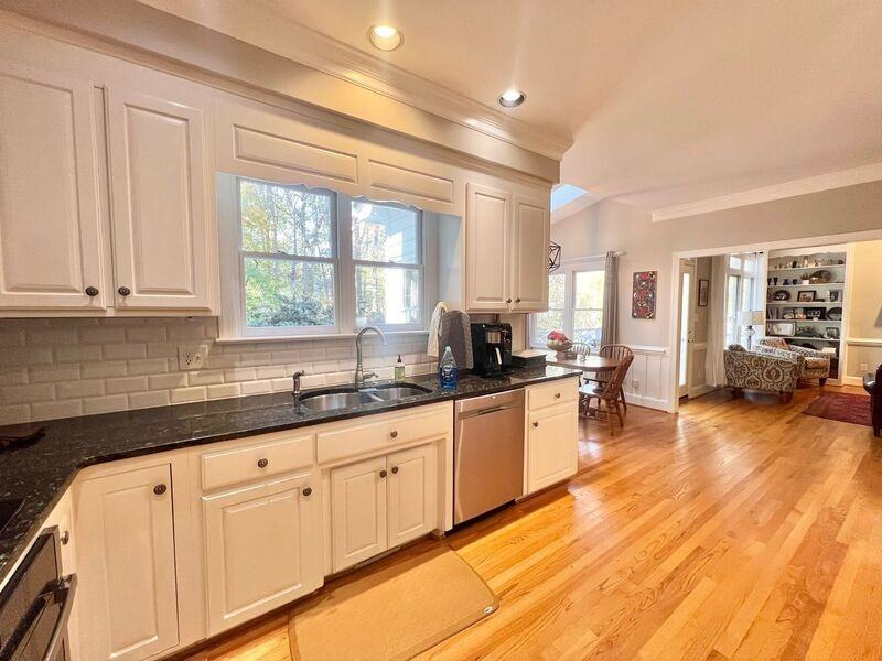 9105 Kirkhill Dr - Photo 6 of 36