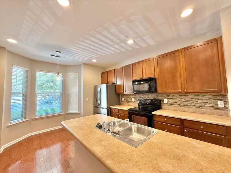 3021 Parkersburg St - Photo 7 of 26