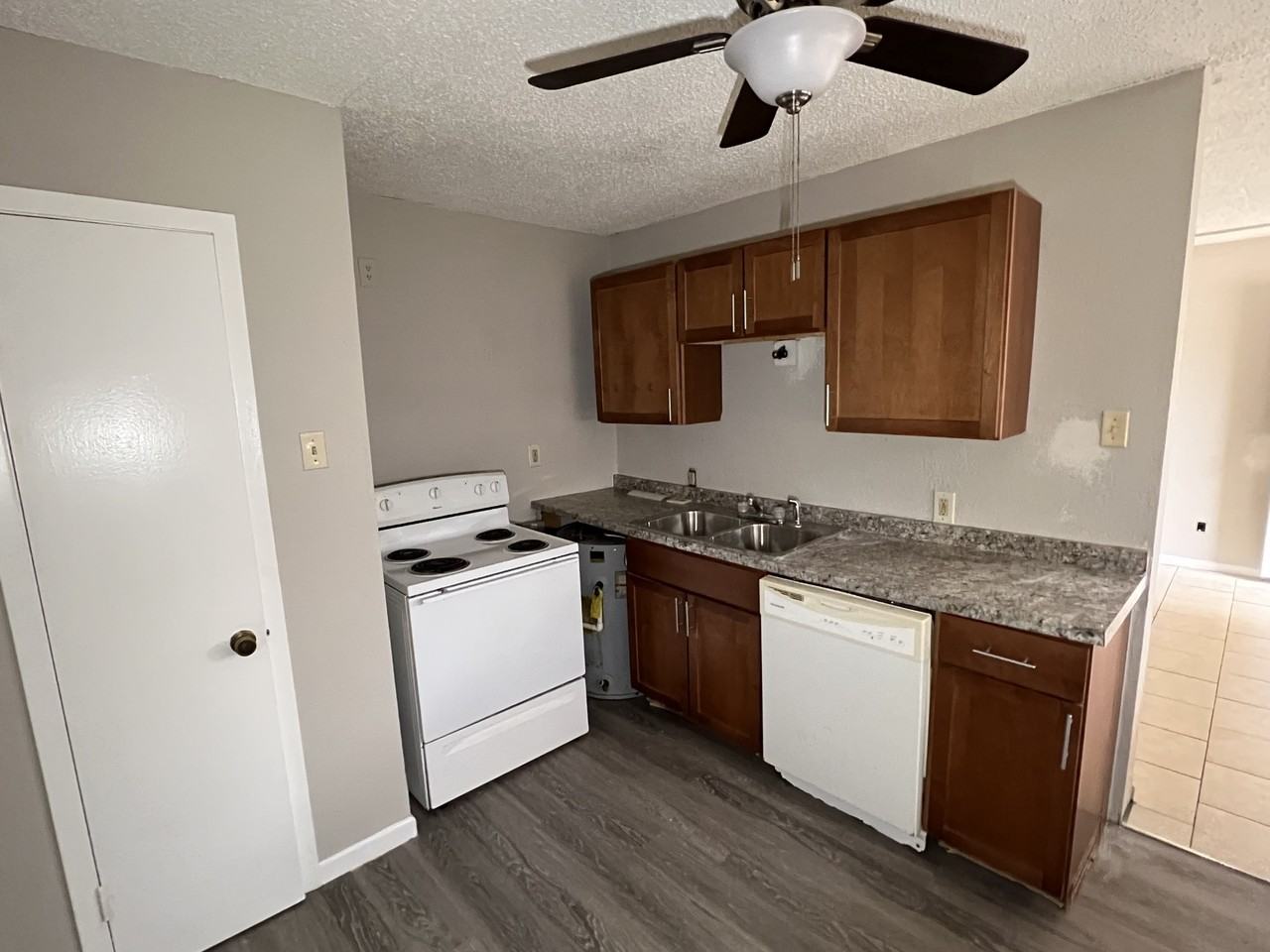 Columbus Avenue 1625 - Photo 2 of 10