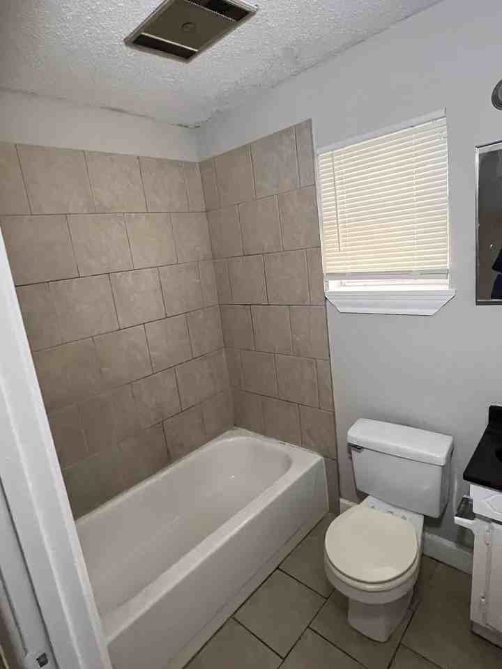 Columbus Avenue 1625 - Photo 7 of 10