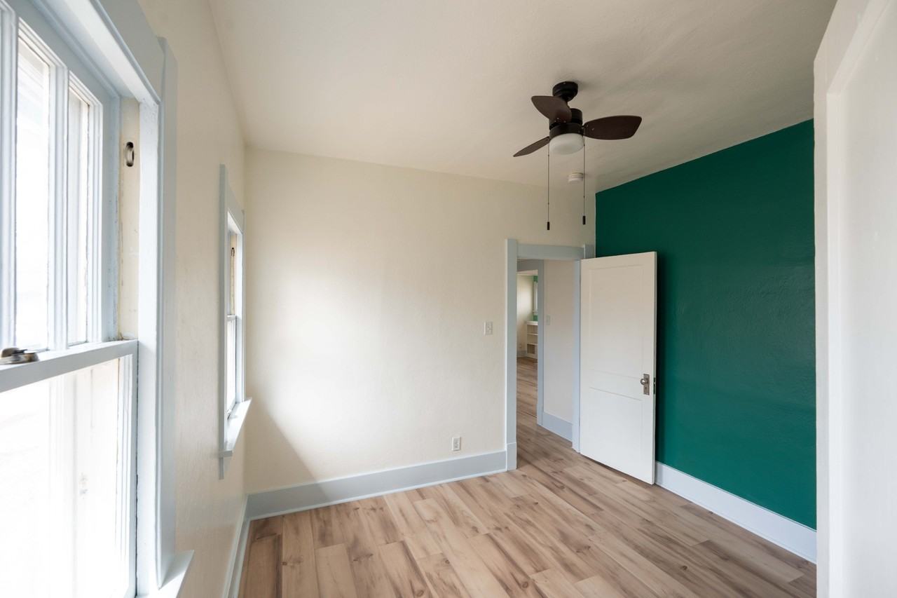 1222 E Custer Street - Photo 3 of 5