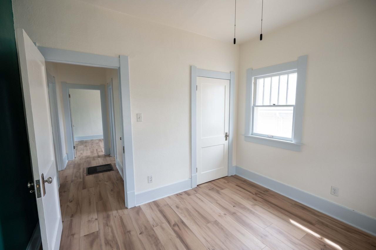 1222 E Custer Street - Photo 4 of 5