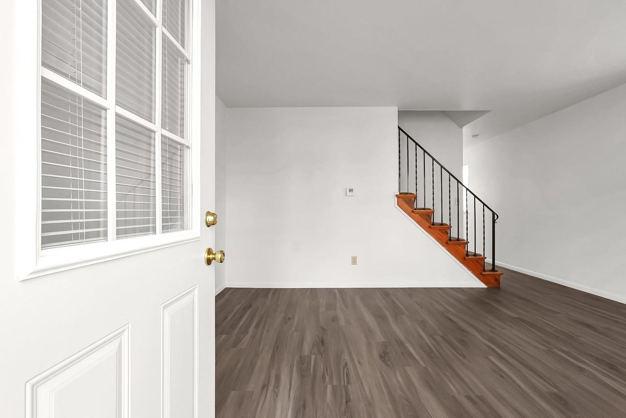 Hamilton Arms Apartments - Photo 7 of 26