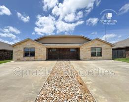 943 Laila Ln - Photo 1 of 1