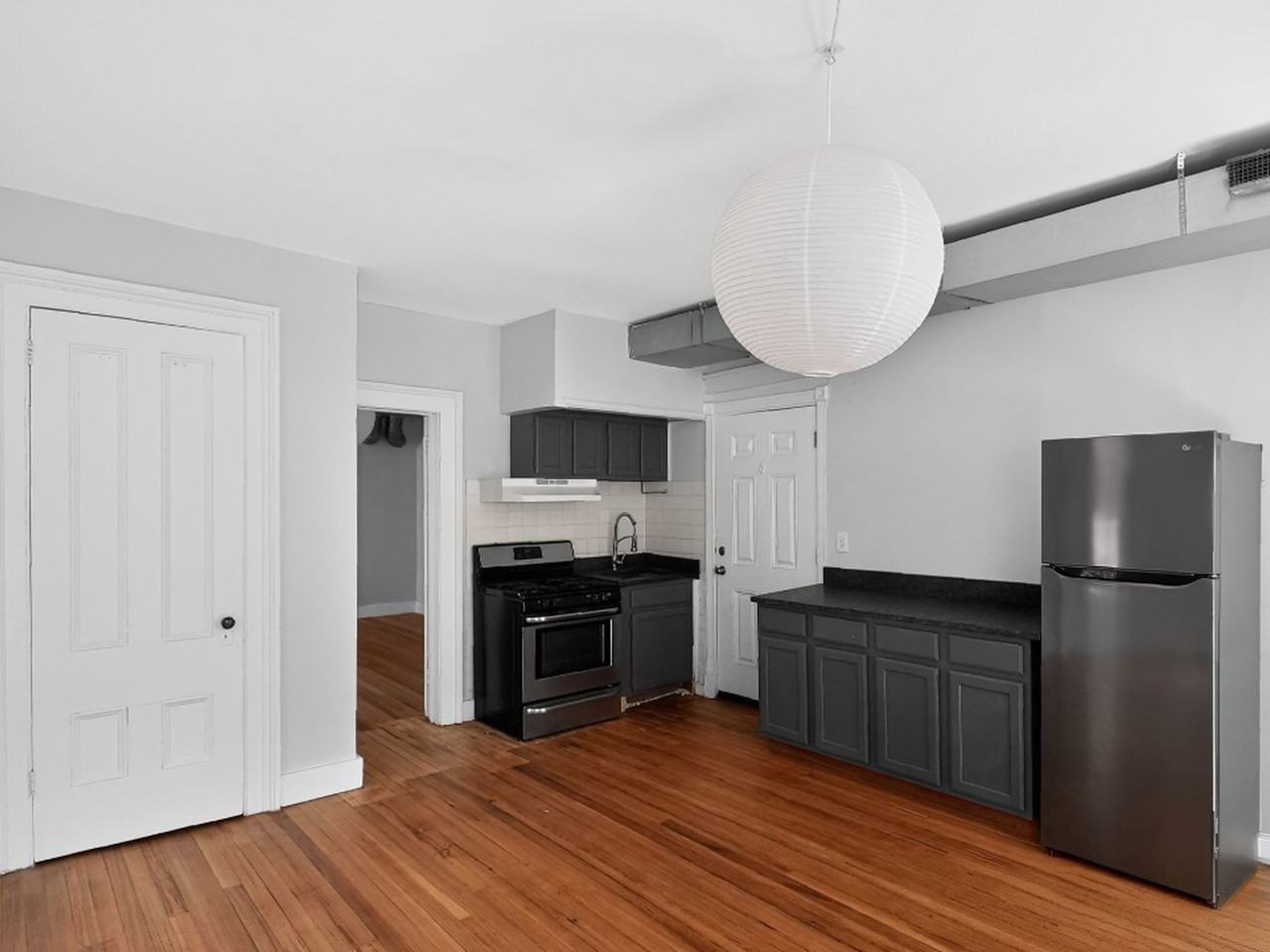 271 Crown Street - Photo 4 of 15
