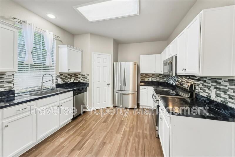 8440 Asheville Ln - Photo 4 of 27