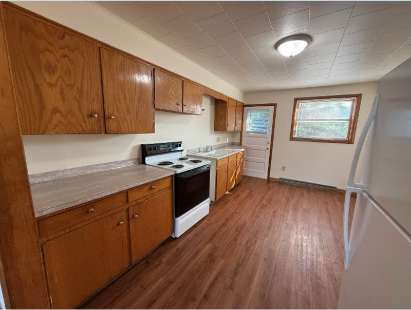437 W Mill St #3 - Photo 5 of 16