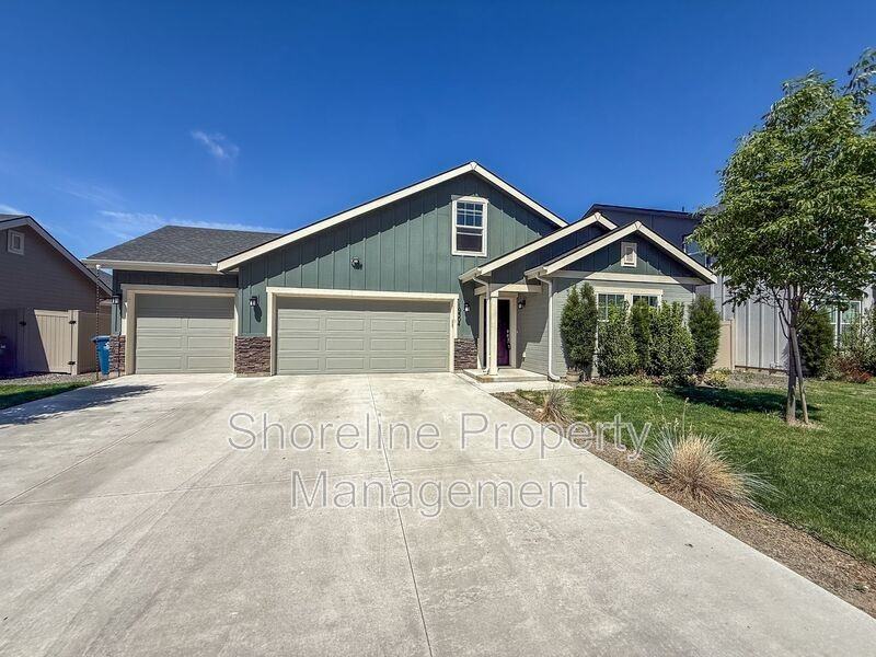 19304 Geneva Way - Photo 2 of 41