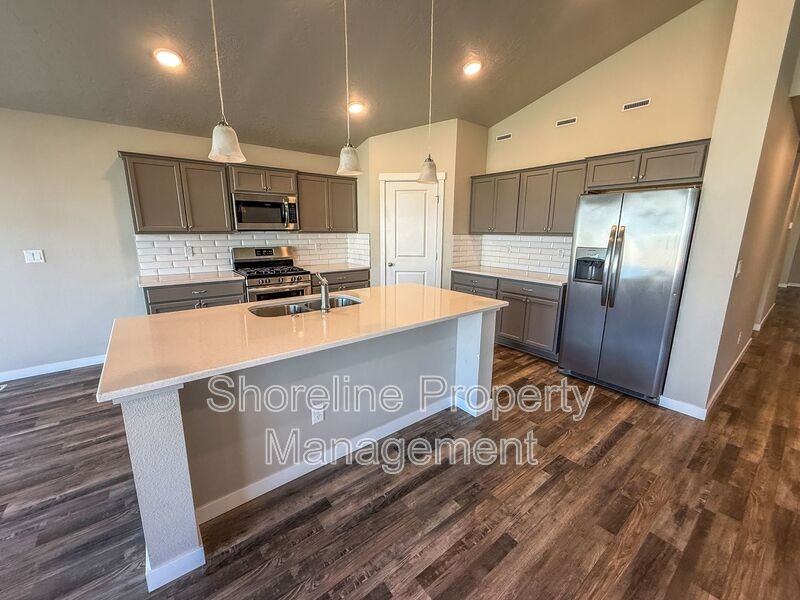 19304 Geneva Way - Photo 5 of 41