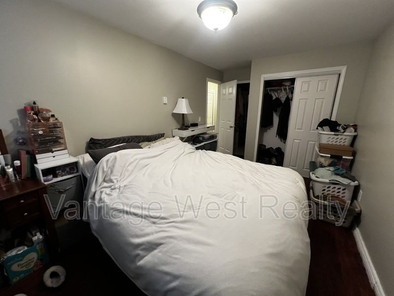1560 - Photo 7 of 10