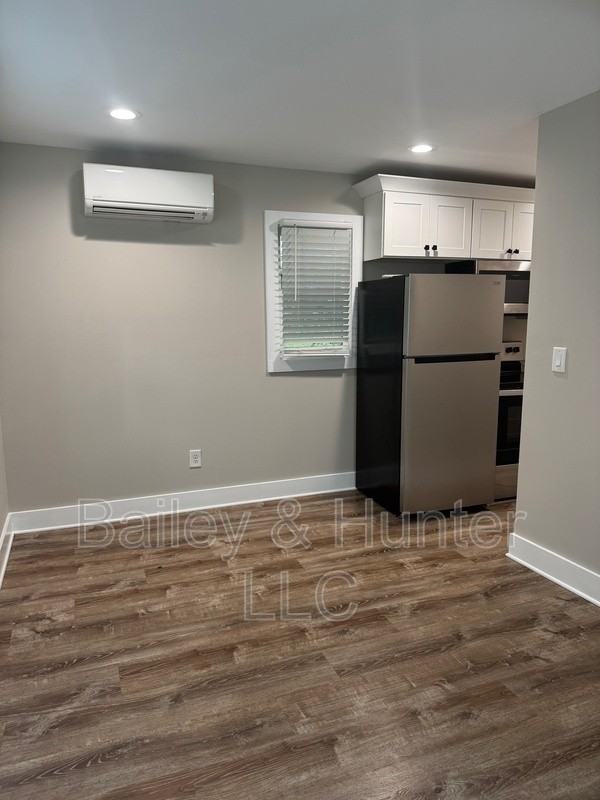 81 Martin Ave Se #B - Photo 4 of 10
