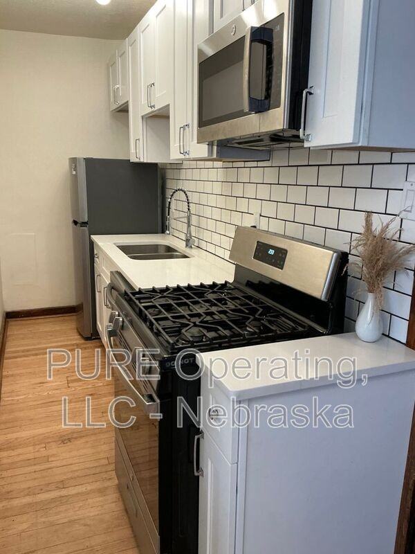 120 N 6th St #E - Photo 4 of 20