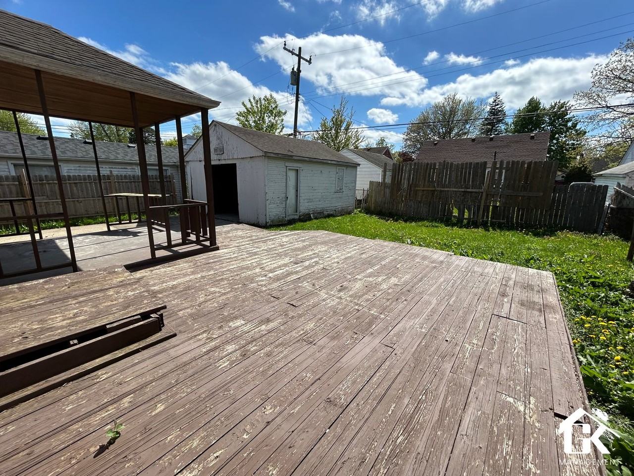 5915 Farmbrook St - Photo 2 of 31