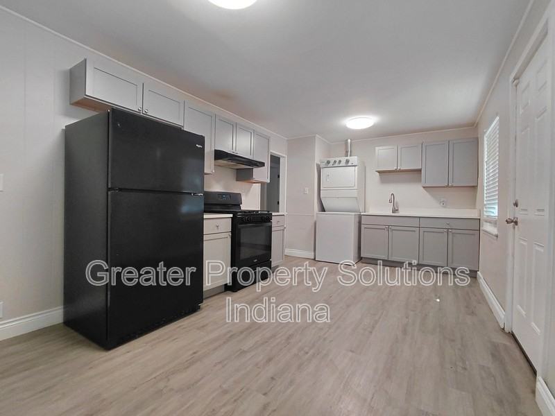7974 White Oak Ln - Photo 3 of 7