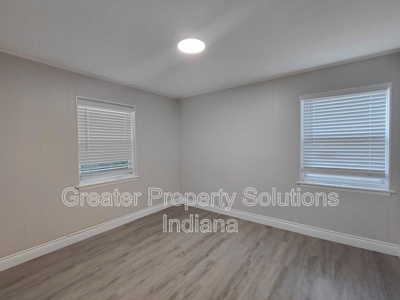 7974 White Oak Ln - Photo 4 of 7