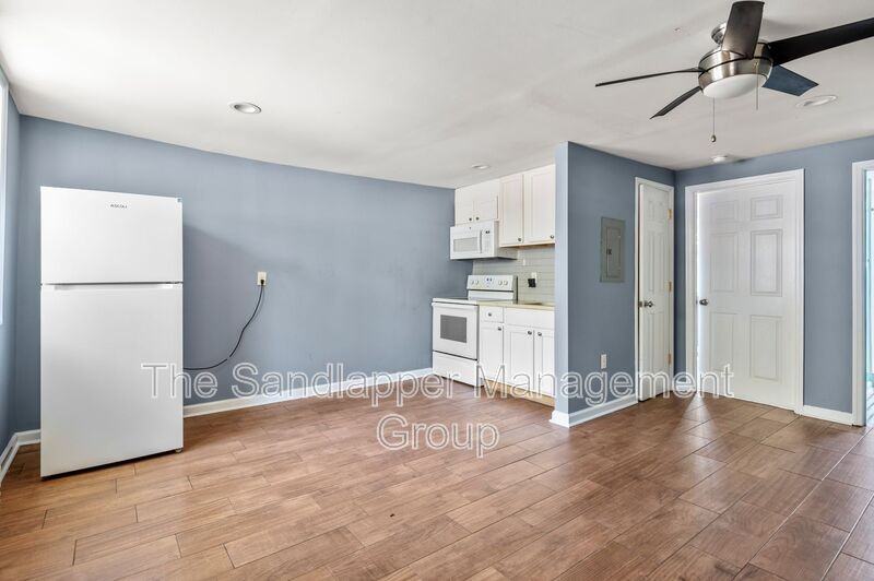 2169 Eleanor Dr #B - Photo 3 of 7
