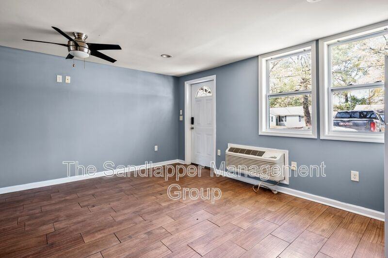 2169 Eleanor Dr #B - Photo 5 of 7