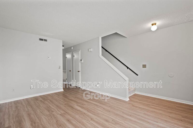 3616 Peppertree Ln - Photo 3 of 12